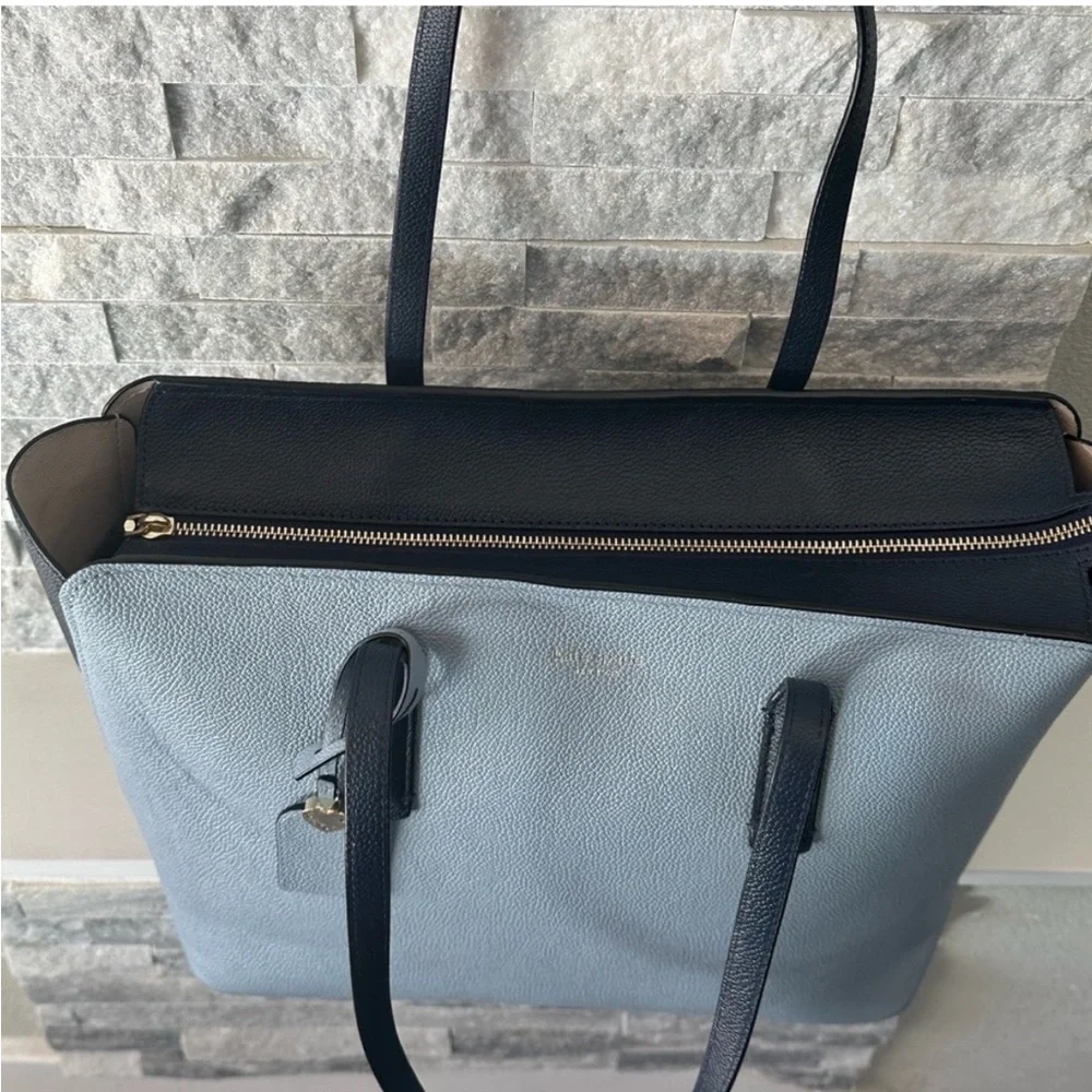 Kate Spade New York
MARGAUX LARGE TOTE - Picture 4 of 16